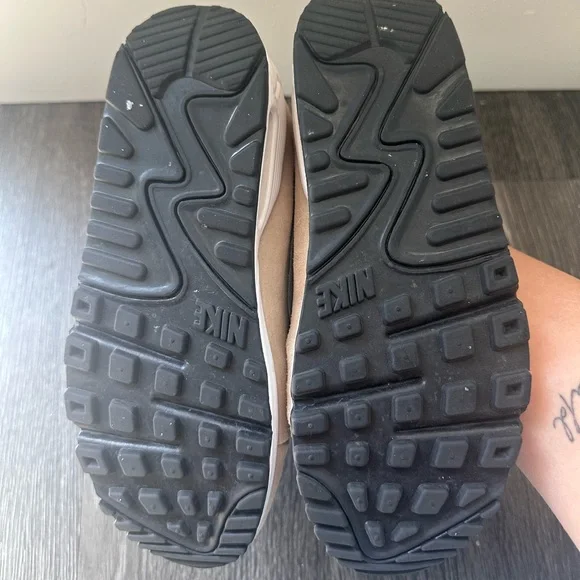 Nike Air Max 90 Futura - Picture 4 of 9